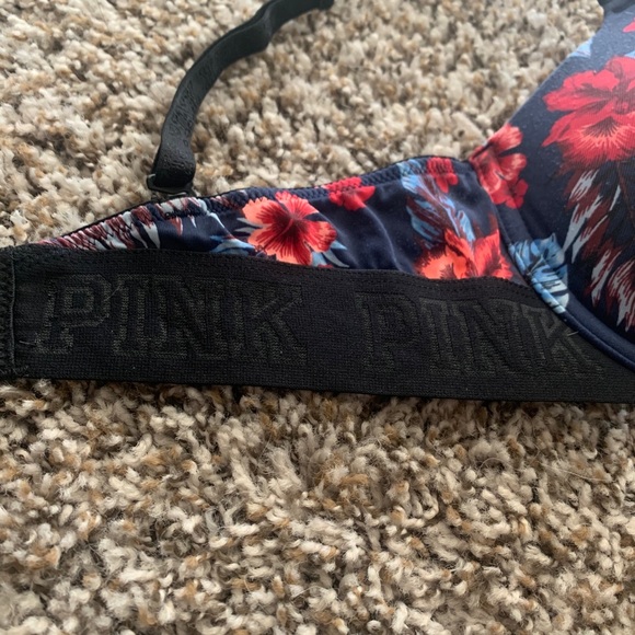 Two Victoria’s Secret pink bras - Picture 3 of 13